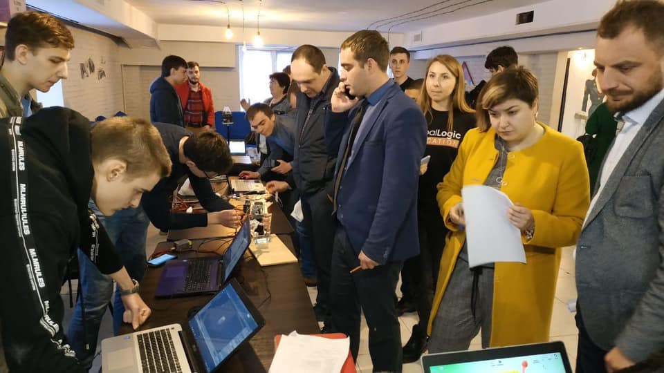 12.04.19 Polit 4.jpg